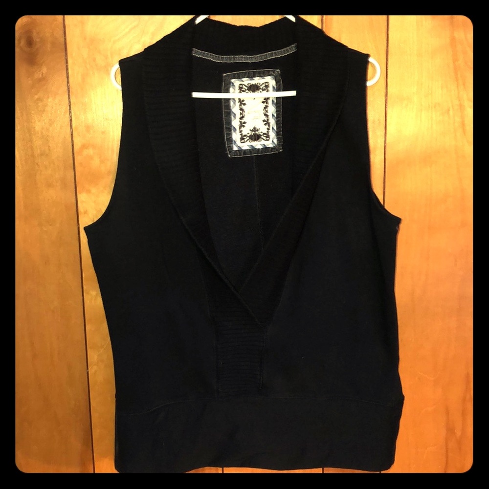 Black pull over
